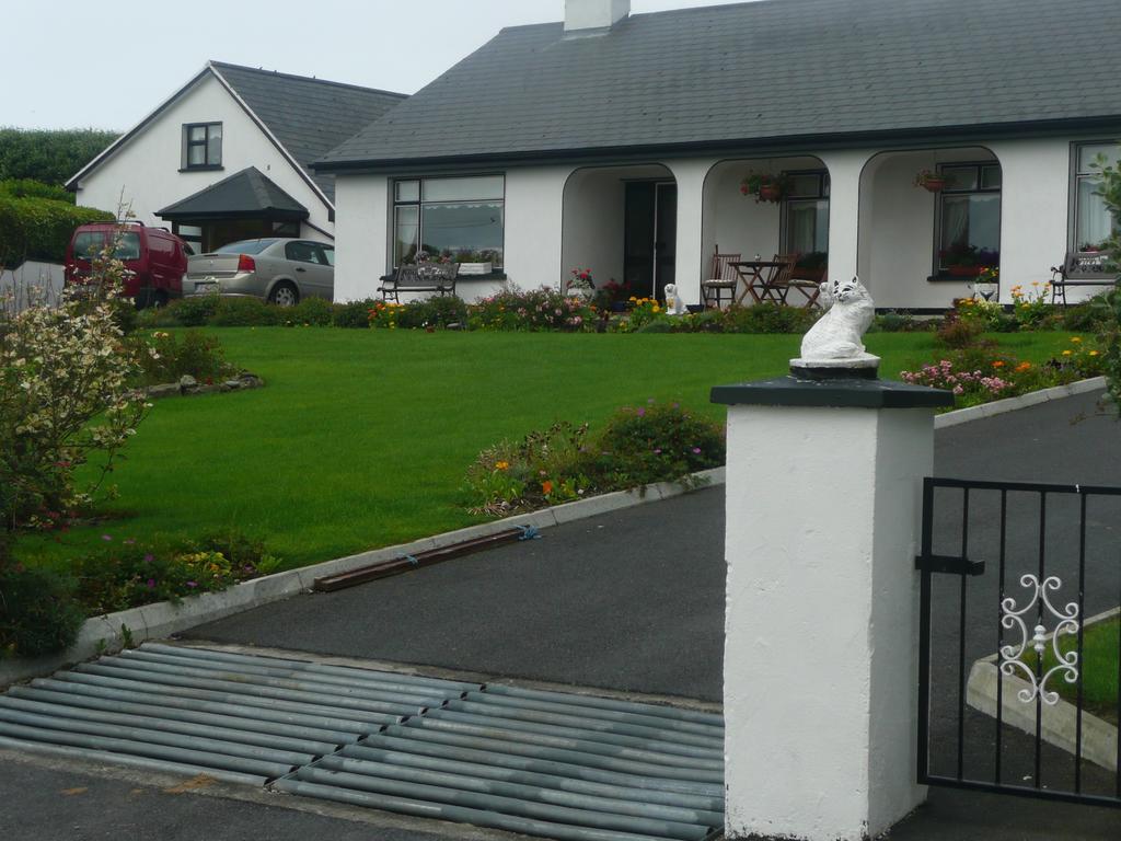 The Three Arches Bed & Breakfast Louisburgh Exterior foto