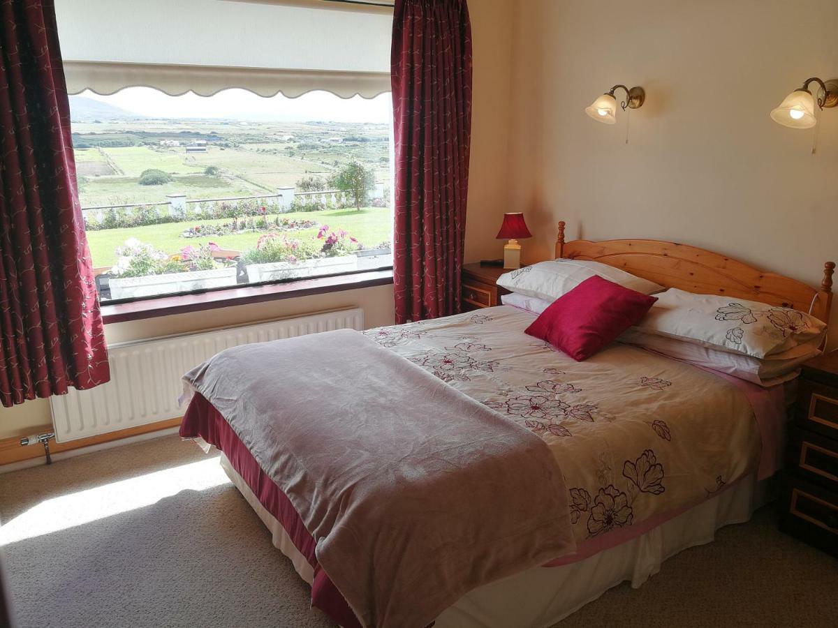 The Three Arches Bed & Breakfast Louisburgh Exterior foto