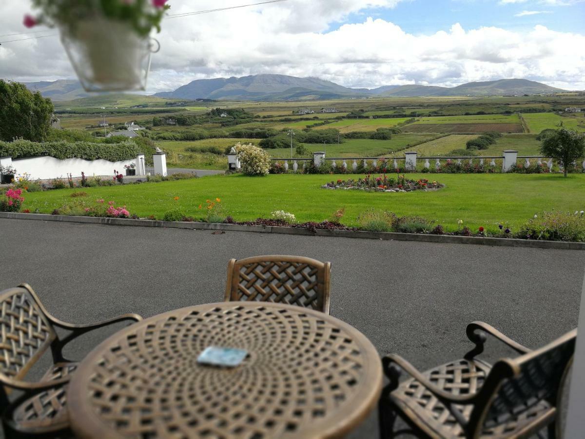 The Three Arches Bed & Breakfast Louisburgh Exterior foto