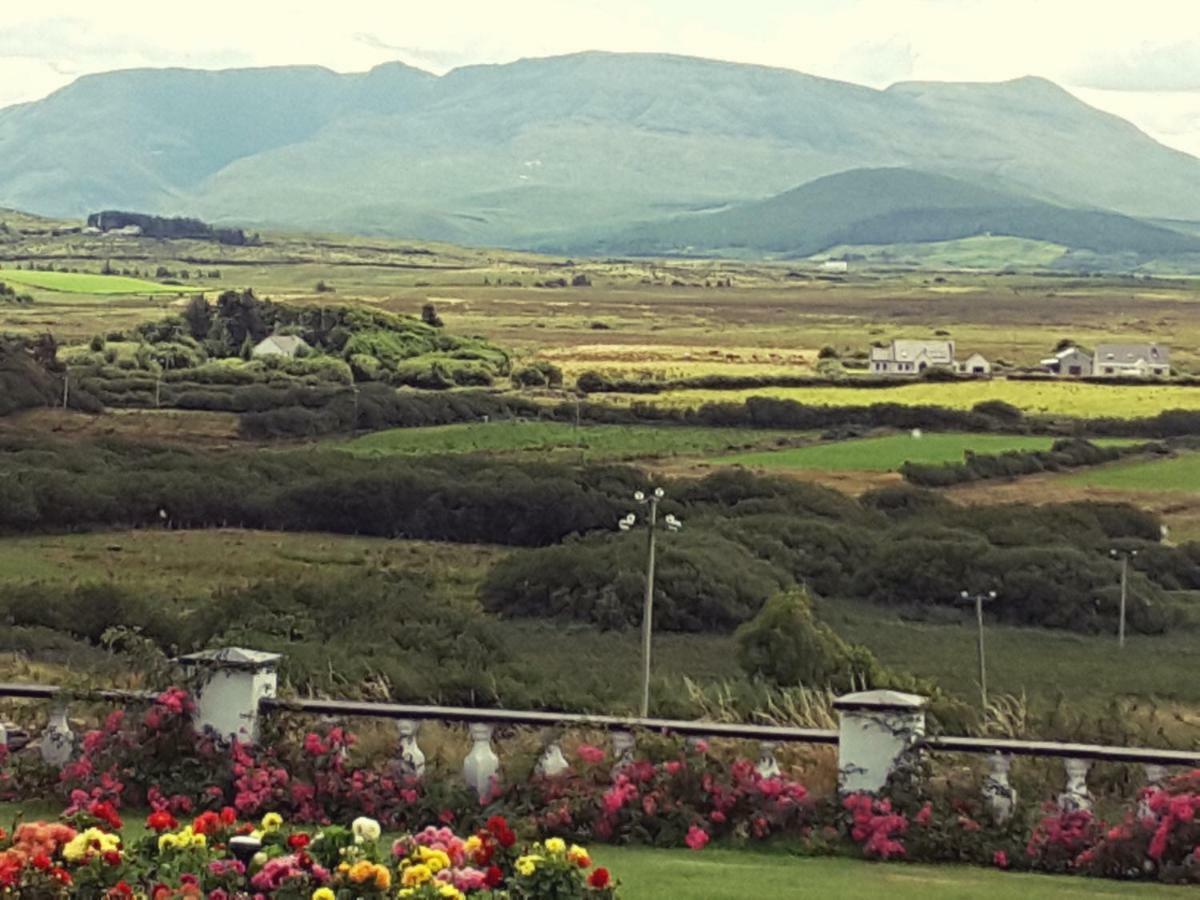 The Three Arches Bed & Breakfast Louisburgh Exterior foto